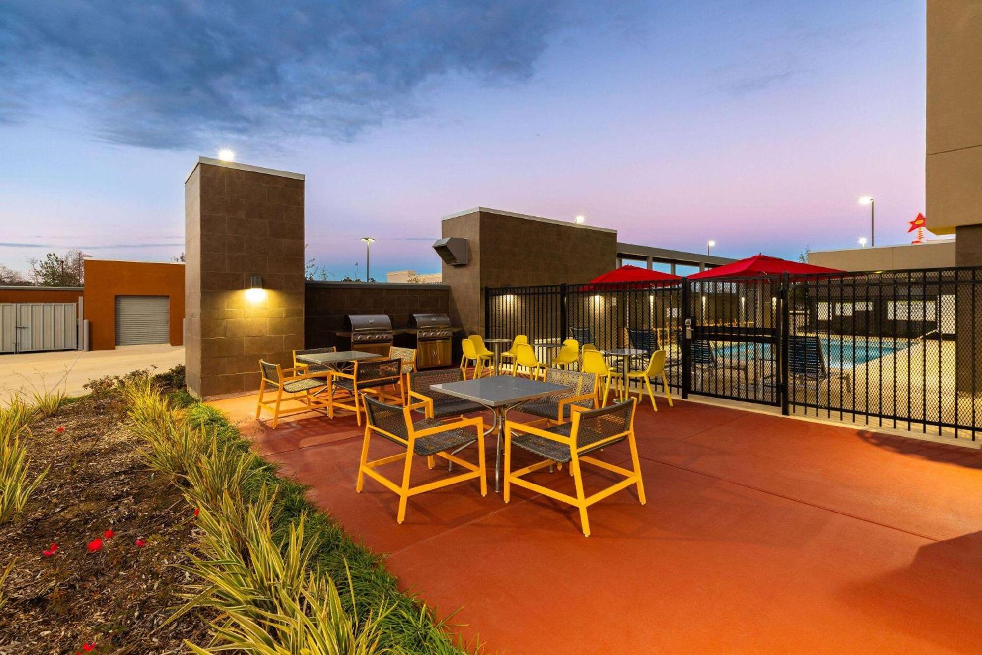 Hawthorn Extended Stay By Wyndham Kingwood Houston Bagian luar foto